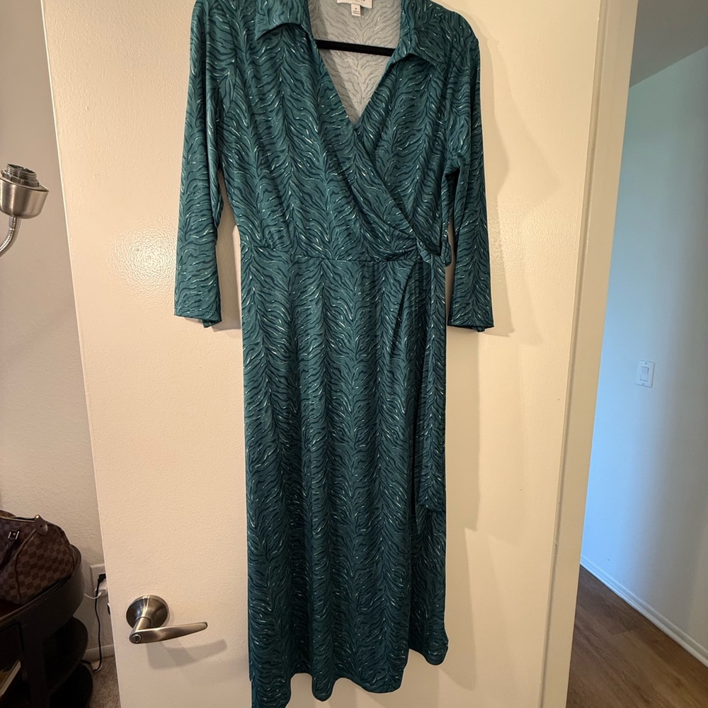 Gilli Green Wrap Dress with Notched Collar and 3/4 Sleeves